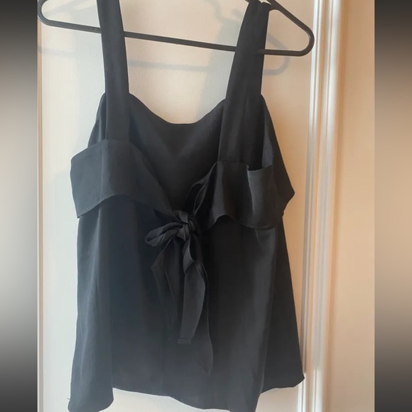 Banana Republic back bow tank top - Picture 2 of 4